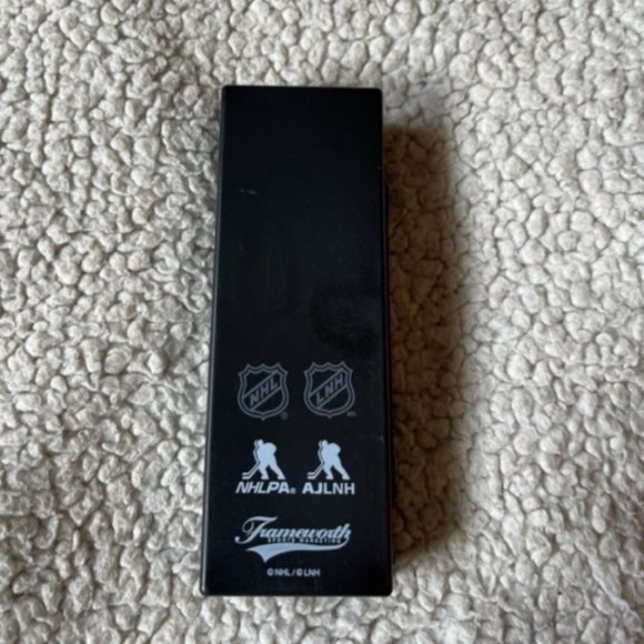 Tim Hortons NHL Limited Edition CONNOR McDAVID No 97 Mini Hockey Stick & Locker - Picture 9 of 12